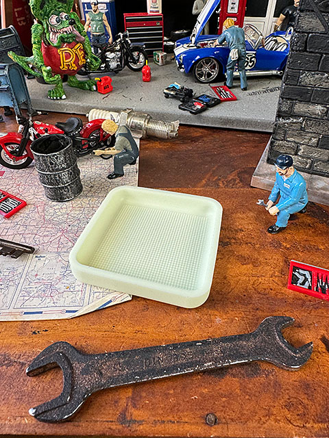 暗闇で光る！蓄光　グロー　ミニパーツトレイ　MADE IN U.S.A.　単品 ■ アメリカン雑貨 アメリカ雑貨 |  | 02