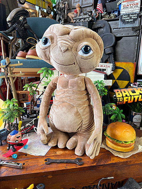 E.T. ぬいぐるみ （ライトアップ＆トーキングバージョン） プラッシュ ノーブルコレクション ■ アメリカン雑貨 アメリカ雑貨 :330947:アメリカン雑貨専門店キャンディタワー