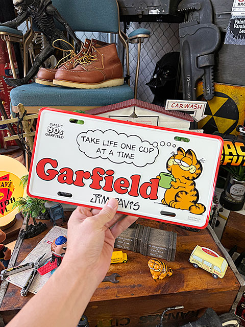 ガーフィールド　ライセンスプレート　（コーヒー/ホワイト）　■　アメリカン雑貨　アメリカ雑貨 |  | 02