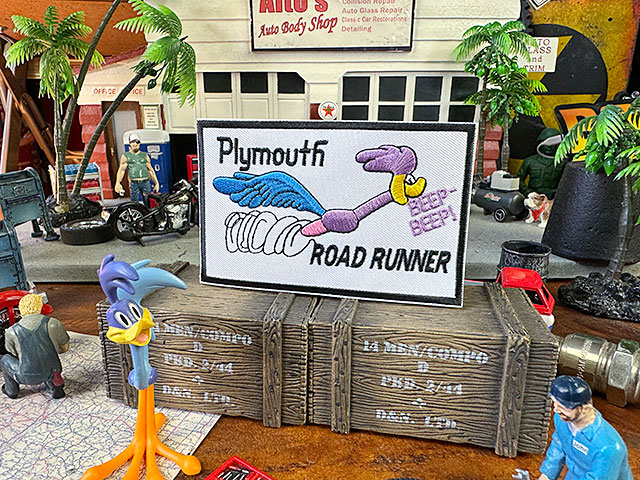 クラシック　ロードランナー　ワッペン　（Plymouth/レクタングル）　■　アメリカン雑貨　アメリカ雑貨 爆買 | 
