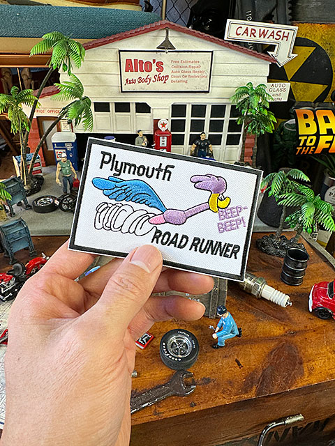 クラシック　ロードランナー　ワッペン　（Plymouth/レクタングル）　■　アメリカン雑貨　アメリカ雑貨 爆買 |  | 02