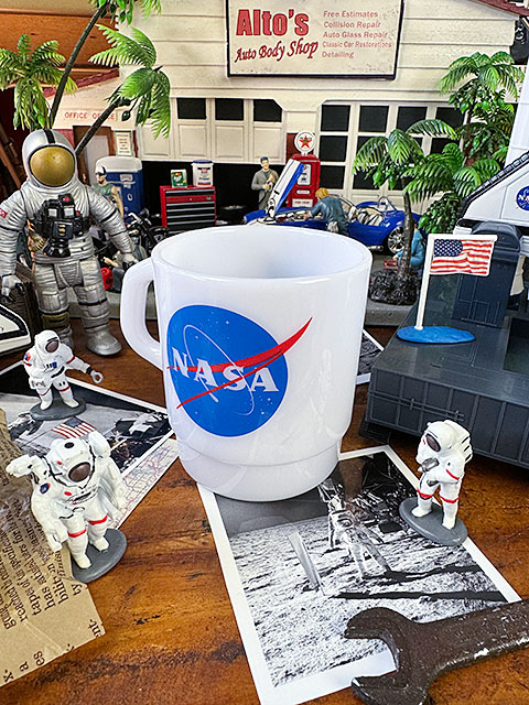 NASA オフィシャル スタッキングマグ 330ml （ホワイト） プラスチック製マグカップ 単品 □ アメリカン雑貨 アメリカ雑貨 : 331362  : アメリカン雑貨専門店キャンディタワー - 通販 - Yahoo!ショッピング