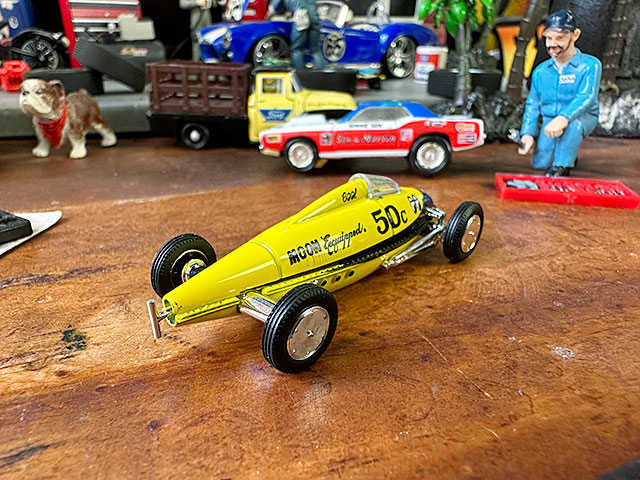 ムーンアイズ限定　M2ミニカー　9250台リミテッドエディション　ムーンイクイップド　ベリータンカー　Drivers Belly Tanker |  | 03