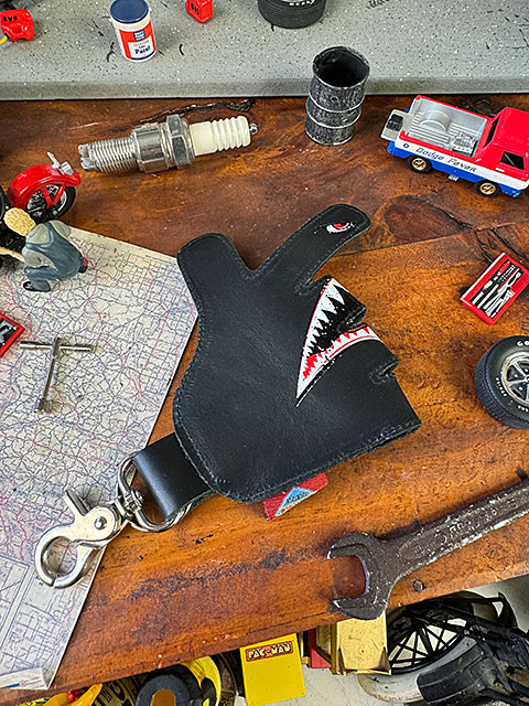 好きなポーズに変形！　シャークヘッド　ハンドサイン　レザーキーホルダー　SHABY　（ブラック）　シャークマウス 爆買 |  | 03