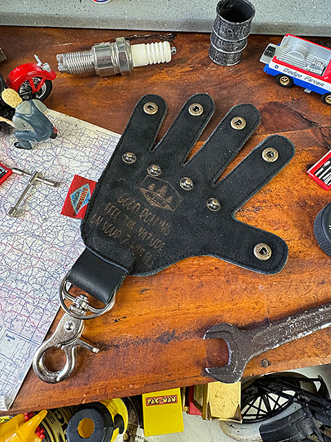 好きなポーズに変形！　シャークヘッド　ハンドサイン　レザーキーホルダー　SHABY　（ブラック）　シャークマウス 爆買 |  | 06