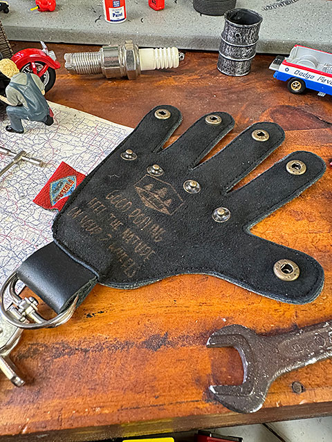 好きなポーズに変形！　シャークヘッド　ハンドサイン　レザーキーホルダー　SHABY　（ブラック）　シャークマウス 爆買 |  | 08