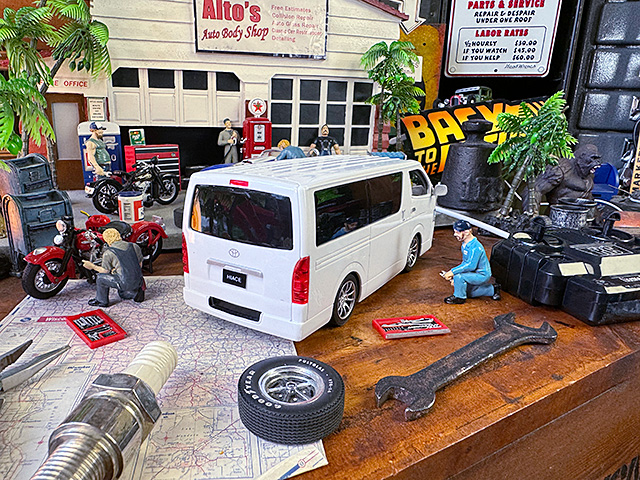 トヨタ　ハイエース　RCカー　フルアクション　ライト付き　（ホワイト）　トヨタ自動車公式ライセンス商品　ラジコン |  | 04