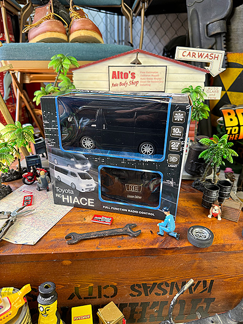 トヨタ　ハイエース　RCカー　フルアクション　ライト付き　（ブラック）　トヨタ自動車公式ライセンス商品　ラジコン |  | 07