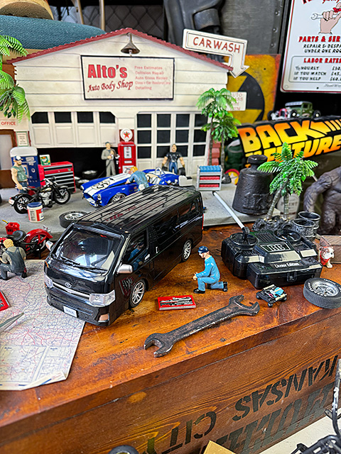 トヨタ　ハイエース　RCカー　フルアクション　ライト付き　（ブラック）　トヨタ自動車公式ライセンス商品　ラジコン |  | 06