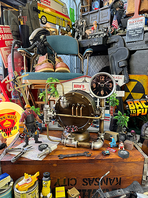 スチームパンク　スタンドクロック　（ブラック文字盤）　置き時計　貯金箱　■　アメリカン雑貨　アメリカ雑貨 |  | 02