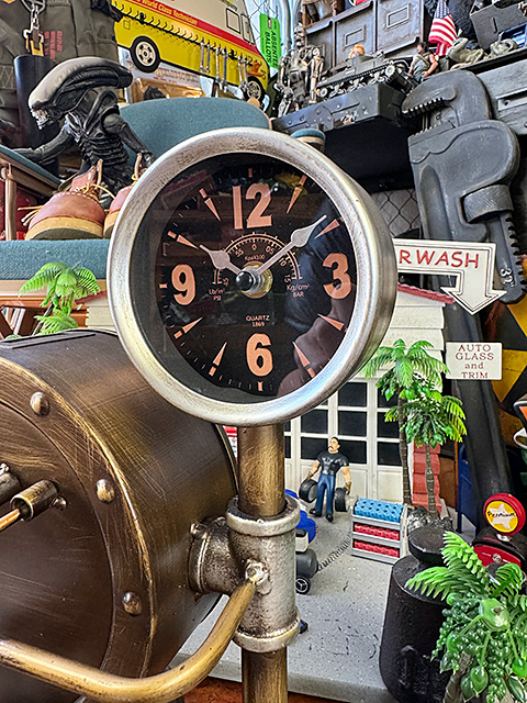 スチームパンク　スタンドクロック　（ブラック文字盤）　置き時計　貯金箱　■　アメリカン雑貨　アメリカ雑貨 |  | 03