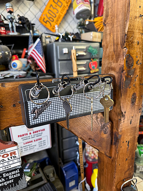 フェンダー ジャックラック アンプ型 キーハンガー キーフック プラグ型キーホルダー4本付属 アメリカン雑貨 アメリカ雑貨 333131アメリカン雑貨専門店キャンディタワー 通販