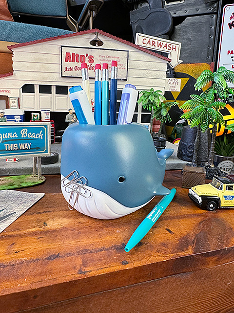 マスタード　ホエール　ペンスタンド　クジラ　ペン立て　メガネホルダー　カトラリーケース ■ アメリカン雑貨 アメリカ雑貨 |  | 03
