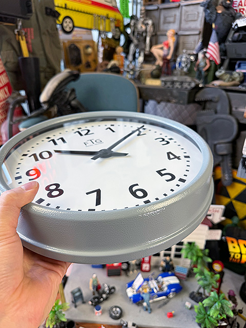 トラフィック　クロック　（FRUTIGER）　壁掛け時計　スイープムーブメント ■ アメリカン雑貨 アメリカ雑貨 |  | 07