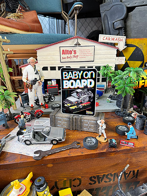 映画　バック・トゥ・ザ・フューチャー　「赤ちゃん乗ってます」　ステッカー　（デロリアン展開図）　BABY ON BOARD |  | 01