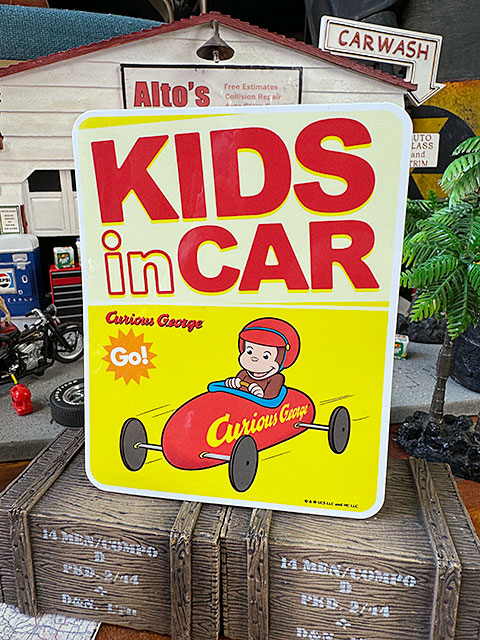 おさるのジョージ 「子供が車に乗ってます」 車用ステッカー