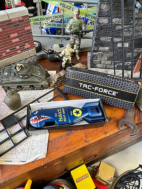 タックフォース　シャークボム　ナイフ　（ブルー） ■ アメリカン雑貨 アメリカ雑貨 |  | 10