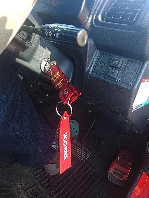 タックフォース　シャークボム　キーケース　（シルバー）タックファイター 最大3本まで収納可能　栓抜き付き ■ アメリカン雑貨 |  | 17