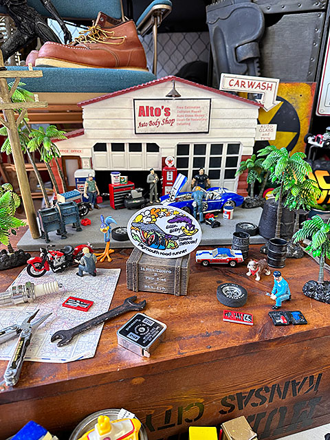 ロードランナー　ワッペン　（プリムス・ロードランナー/COMING THROUGH） ■ アメリカン雑貨 アメリカ雑貨 |  | 02