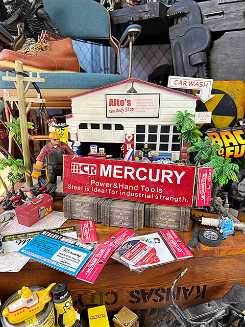 マーキュリー　ステッカー　（TAG RED BIG）　25cm ■ アメリカン雑貨 アメリカ雑貨 | MERCURY | 01