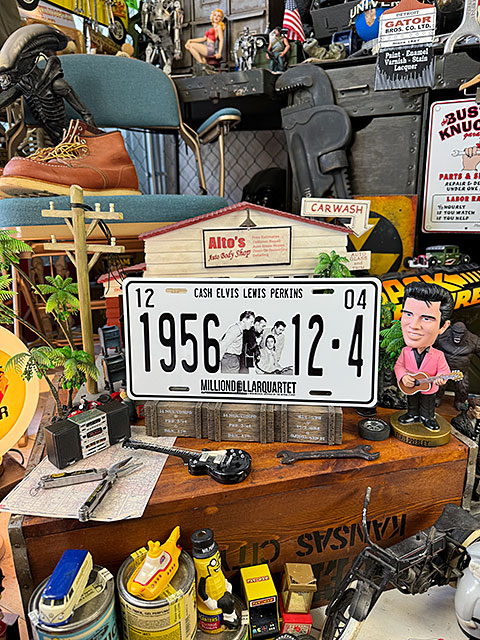 エルヴィス・プレスリー　ライセンスプレート　（伝説のサンスタジオ・セッション）　ジェリー・リー・ルイス　ジョニー・キャッシュ |  | 02