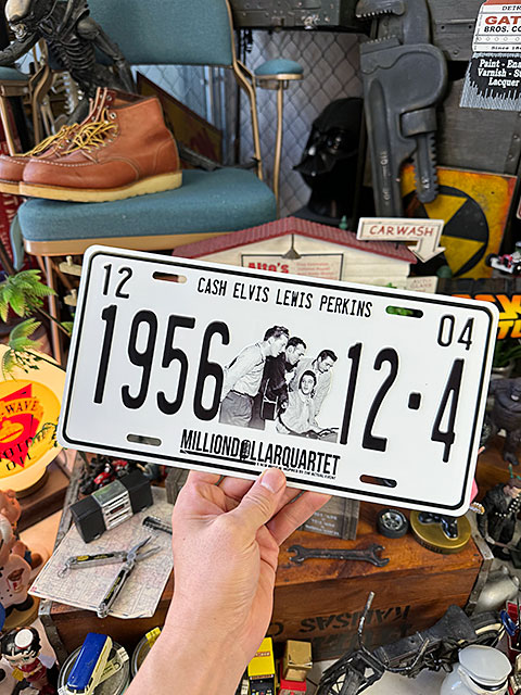 エルヴィス・プレスリー　ライセンスプレート　（伝説のサンスタジオ・セッション）　ジェリー・リー・ルイス　ジョニー・キャッシュ |  | 04