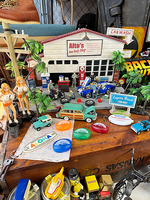 ハワイ　レインボードライブイン　ピルケース　（ブルー）　MADE IN U.S.A.　単品　■　アメリカン雑貨　アメリカ雑貨 |  | 03