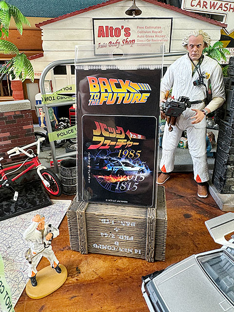 映画　バック・トゥ・ザ・フューチャー　オフィシャル　ステッカー　（日本語タイトル/Sサイズ） ■ アメリカン雑貨 アメリカ雑貨 | 