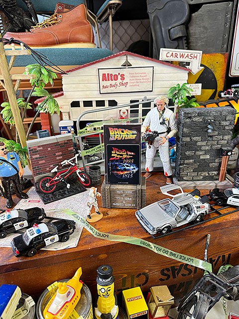 映画　バック・トゥ・ザ・フューチャー　オフィシャル　ステッカー　（日本語タイトル/Sサイズ） ■ アメリカン雑貨 アメリカ雑貨 |  | 01