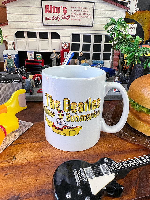 ビートルズ イエローサブマリン オフィシャル マグカップ （Logo & Sub