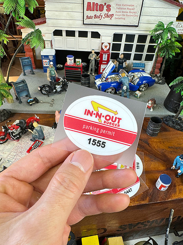 インナウトバーガー　パーキングパーミット　ステッカー　内貼りタイプ　静電気粘着ステッカー　※数字はランダムです |  | 02