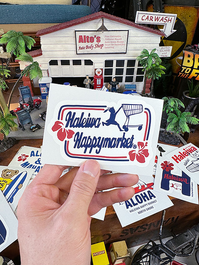 ハレイワ　ハッピーマーケット　ステッカー　Lサイズ　（プッシュカートガール/2401B） ■ アメリカン雑貨 アメリカ雑貨 |  | 02