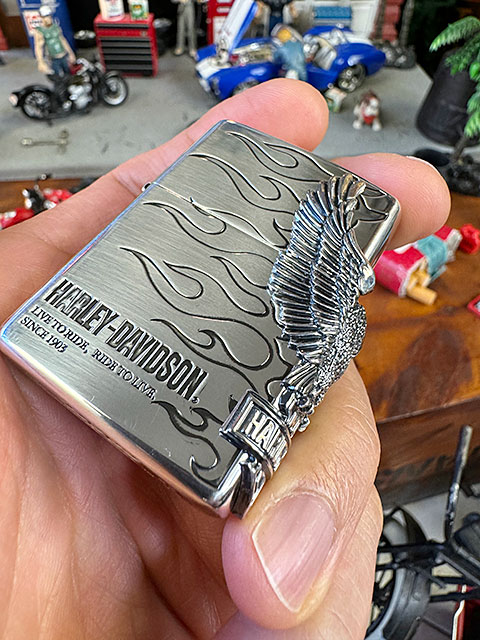 ハーレーダビッドソン　ゴージャス仕様　ジッポーライター　（ハーレーイーグル＆フレイムス/銀イブシ） ■ アメリカ雑貨 アメリカン雑貨 | Harley Davidson | 09