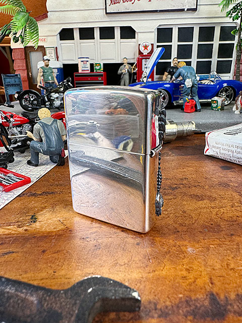 ハーレーダビッドソン　ゴージャス仕様　ジッポーライター　（ハーレーイーグル＆ロゴ/銀イブシ） ■ アメリカン雑貨 アメリカ雑貨 | Harley Davidson | 02