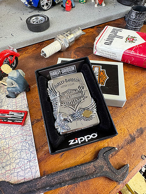 ハーレーダビッドソン　ゴージャス仕様　ジッポーライター　（ハーレーイーグル＆ロゴ/銀イブシ） ■ アメリカン雑貨 アメリカ雑貨 | Harley Davidson | 05