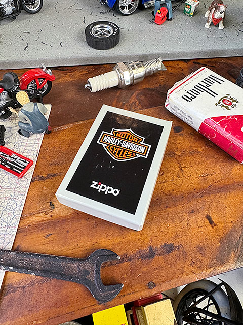 ハーレーダビッドソン　ゴージャス仕様　ジッポーライター　（ハーレーイーグル＆ロゴ/銀イブシ） ■ アメリカン雑貨 アメリカ雑貨 | Harley Davidson | 06