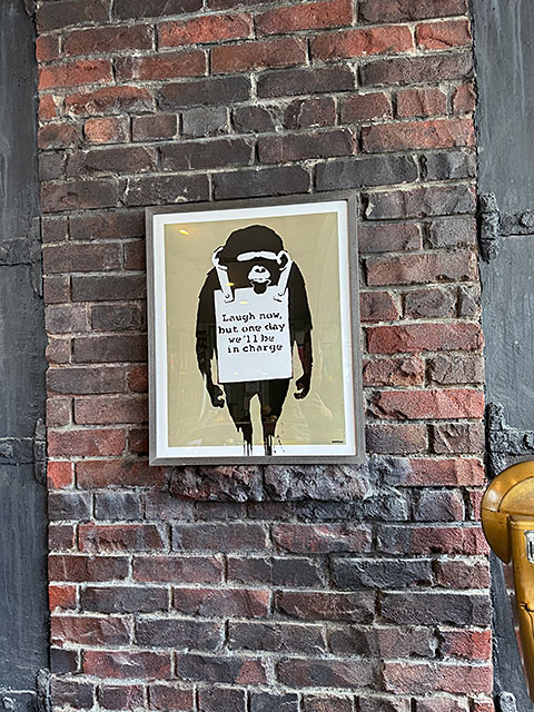 バンクシー　アートフレーム　（Laugh Now）　木製額付き　絵画ポスター　モンキー　猿 ■ アメリカン雑貨 アメリカ雑貨 |  | 03