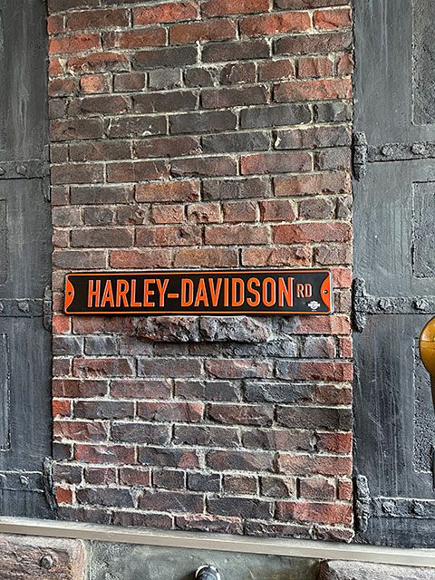 ハーレーダビッドソン　オフィシャル　ストリートサイン　（HARLEY-DAVIDSON RD）　看板 ■ アメリカン雑貨 アメリカ雑貨 | Harley Davidson | 01