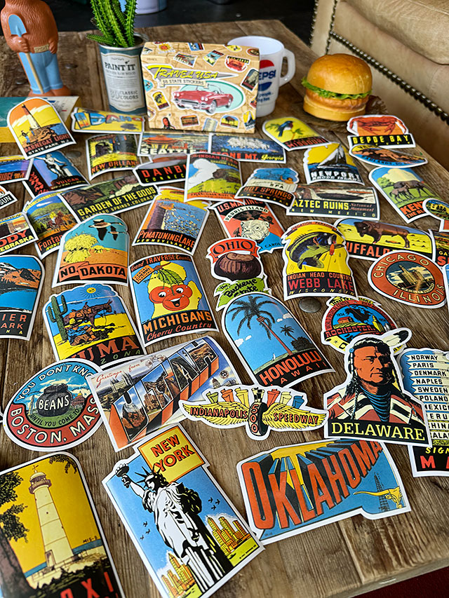 スーツケースを昔の旅行トランク風にできるトラベルステッカー　ダルトン　レトロステイツステッカー　50枚セット | DULTON