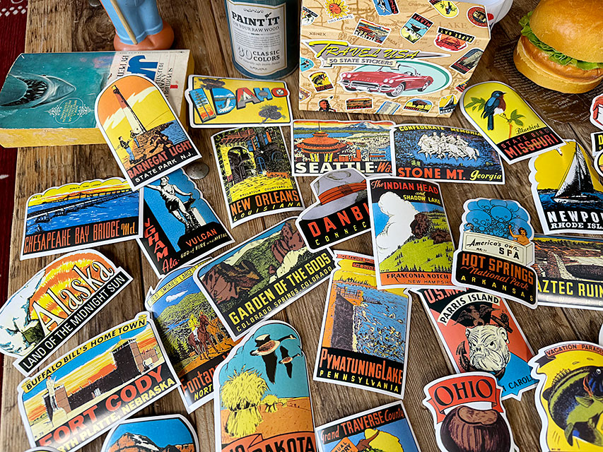 スーツケースを昔の旅行トランク風にできるトラベルステッカー　ダルトン　レトロステイツステッカー　50枚セット | DULTON | 01