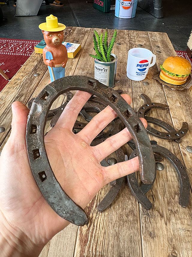 本物の蹄鉄　USED　幸運を呼び込むお守り　魔除け　縁起物　ラッキーアイテム ■ アメリカン雑貨 アメリカ雑貨 |  | 01