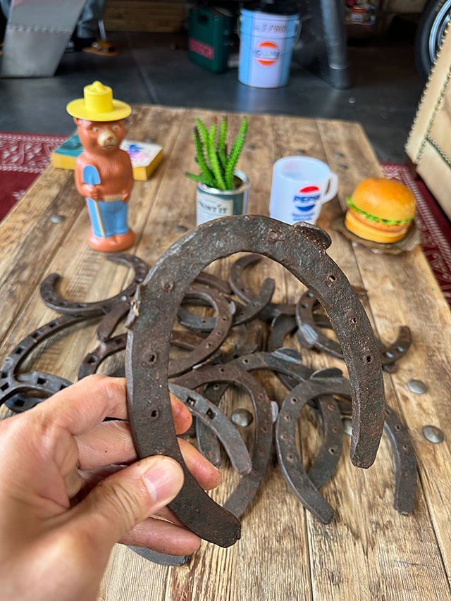 本物の蹄鉄　USED　幸運を呼び込むお守り　魔除け　縁起物　ラッキーアイテム ■ アメリカン雑貨 アメリカ雑貨 |  | 03