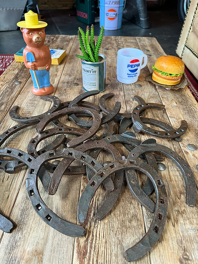 本物の蹄鉄　USED　幸運を呼び込むお守り　魔除け　縁起物　ラッキーアイテム ■ アメリカン雑貨 アメリカ雑貨 |  | 04