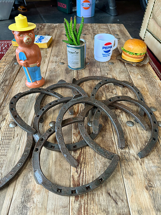 本物の蹄鉄 Lサイズ　USED　幸運を呼び込むお守り　魔除け　縁起物　ラッキーアイテム ■ アメリカン雑貨 アメリカ雑貨 | 