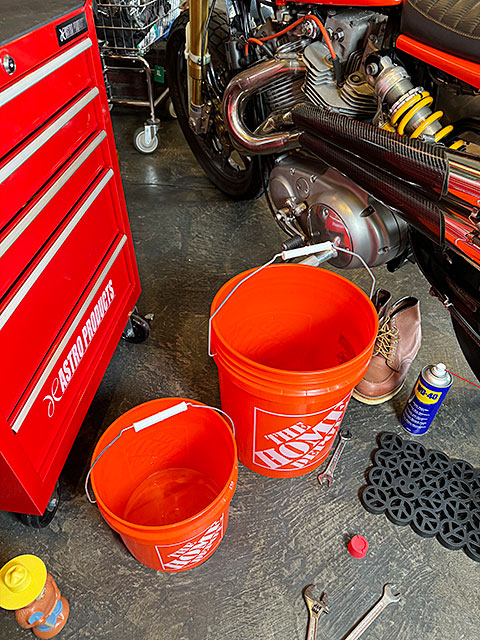 ホームデポ　ガレージバケツ　（大小2個セット）　19L＆7.5L　5ガロン＆2ガロン　MADE IN U.S.A.　洗車バケツ　収納　ゴミ箱　鉢カバー |  | 01