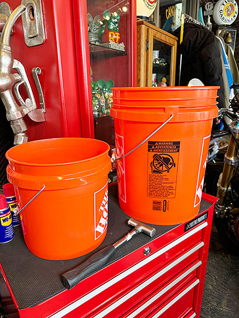 ホームデポ　ガレージバケツ　（大小2個セット）　19L＆7.5L　5ガロン＆2ガロン　MADE IN U.S.A.　洗車バケツ　収納　ゴミ箱　鉢カバー |  | 09