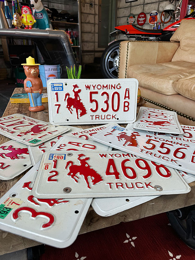 アメリカ　USEDナンバープレート　（ワイオミング州）　ライセンスプレート ■ アメリカン雑貨 アメリカ雑貨 |  | 02