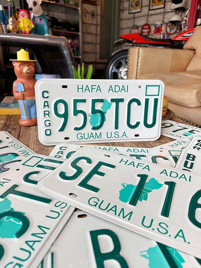 アメリカ　USEDナンバープレート　（グアム）　ライセンスプレート ■ アメリカン雑貨 アメリカ雑貨 | 