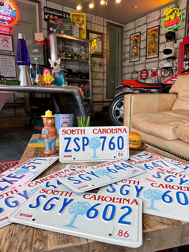 アメリカ　USEDナンバープレート　（サウスカロライナ州）　ライセンスプレート ■ アメリカン雑貨 アメリカ雑貨 |  | 02