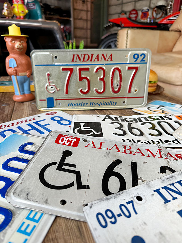 アメリカ　USEDナンバープレート　（ハンディキャップ）　ライセンスプレート ■ アメリカン雑貨 アメリカ雑貨 | 